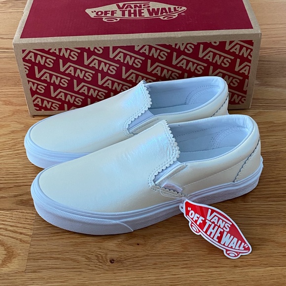 Vans Shoes - NIB Vans Classic Leather Slip-On (W-8/M-6.5)
